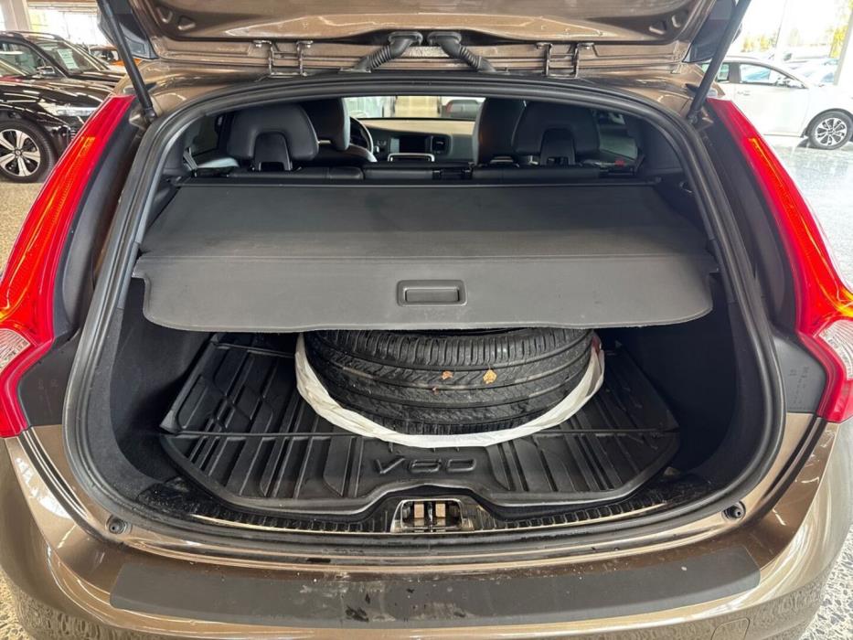 VOLVO V60 Cross Country 2015