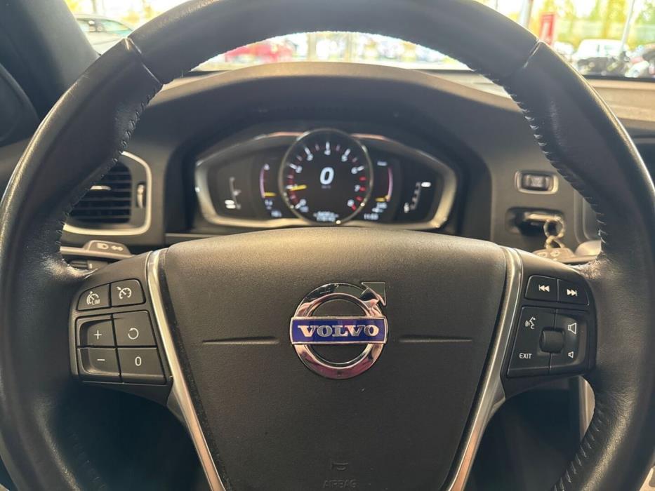 VOLVO V60 Cross Country 2015