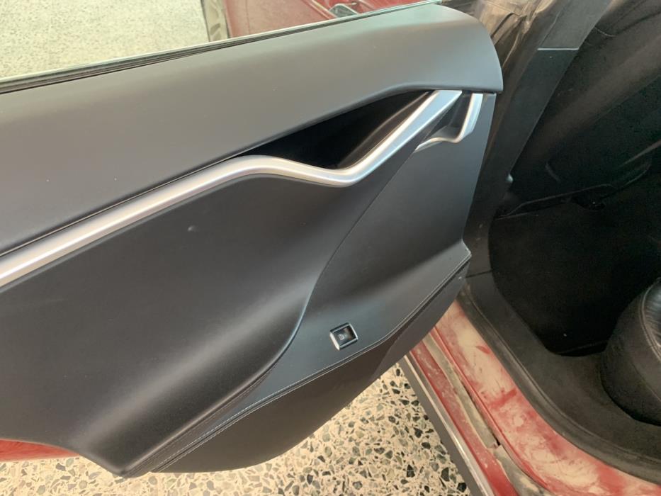 TESLA Model S 2016
