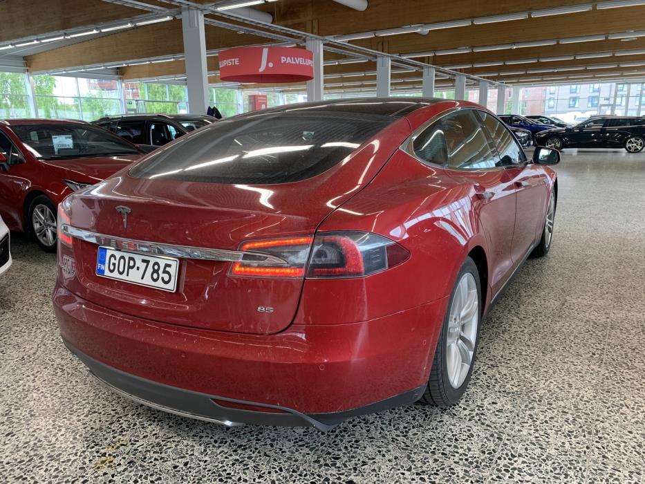 TESLA Model S 2016