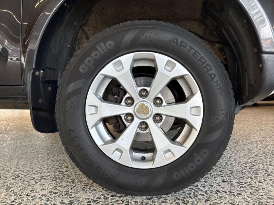 MITSUBISHI L200 2012