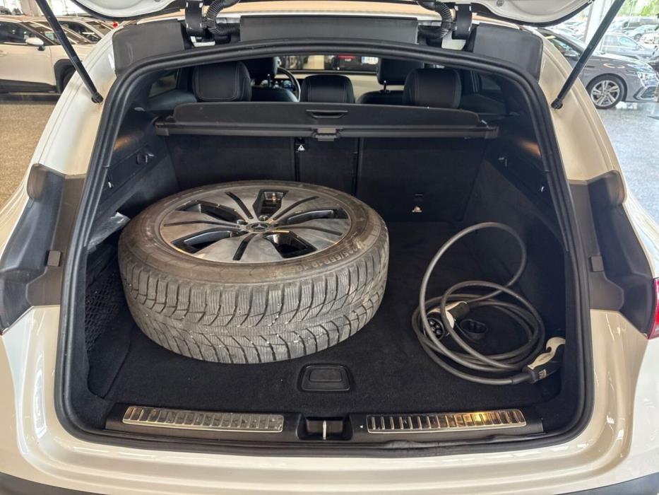 MERCEDES-BENZ EQC 2021