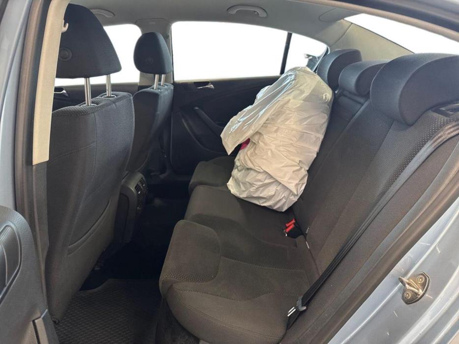 VOLKSWAGEN Passat 2007