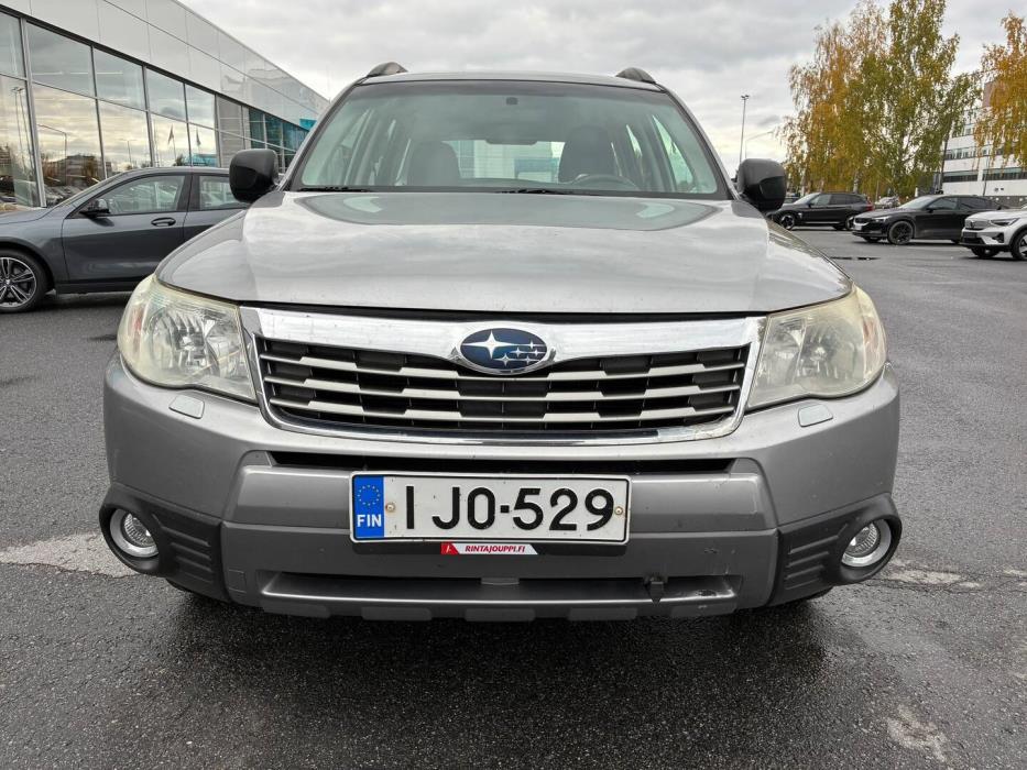 SUBARU Forester 2010