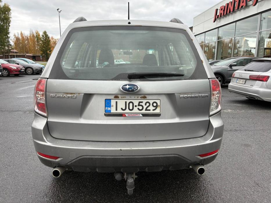SUBARU Forester 2010
