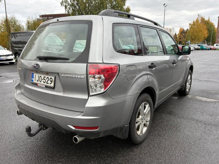 SUBARU Forester 2010