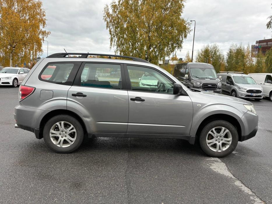 SUBARU Forester 2010
