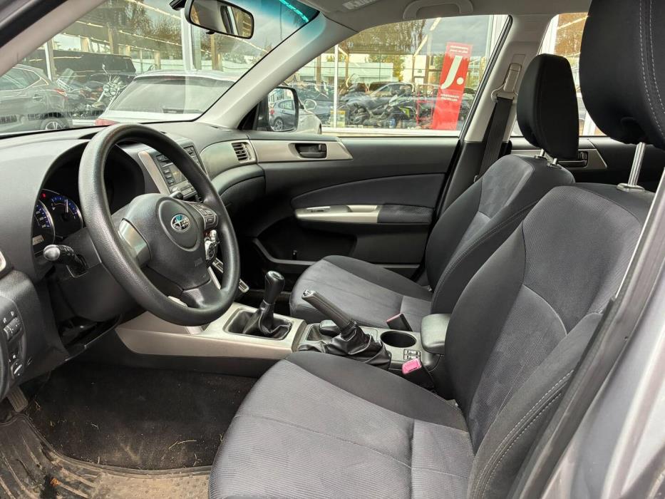 SUBARU Forester 2010
