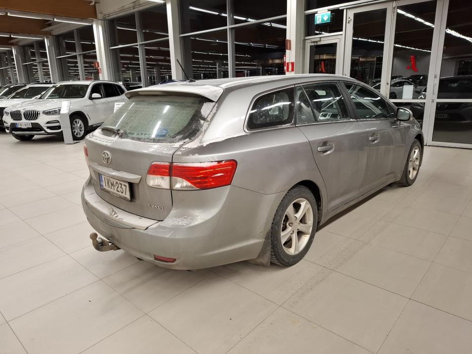 TOYOTA Avensis 2012