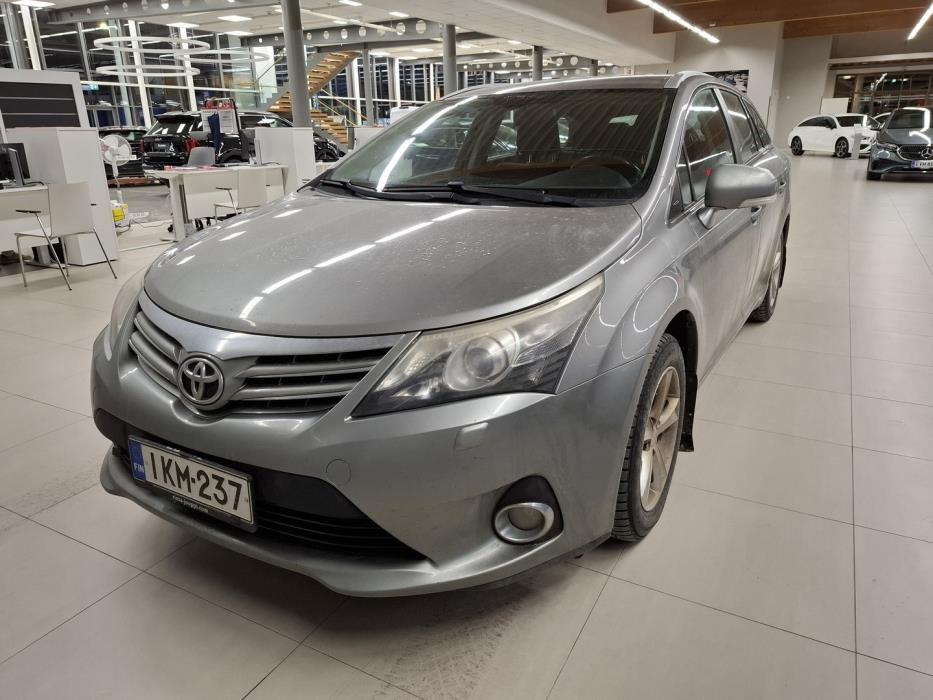 TOYOTA Avensis 2012