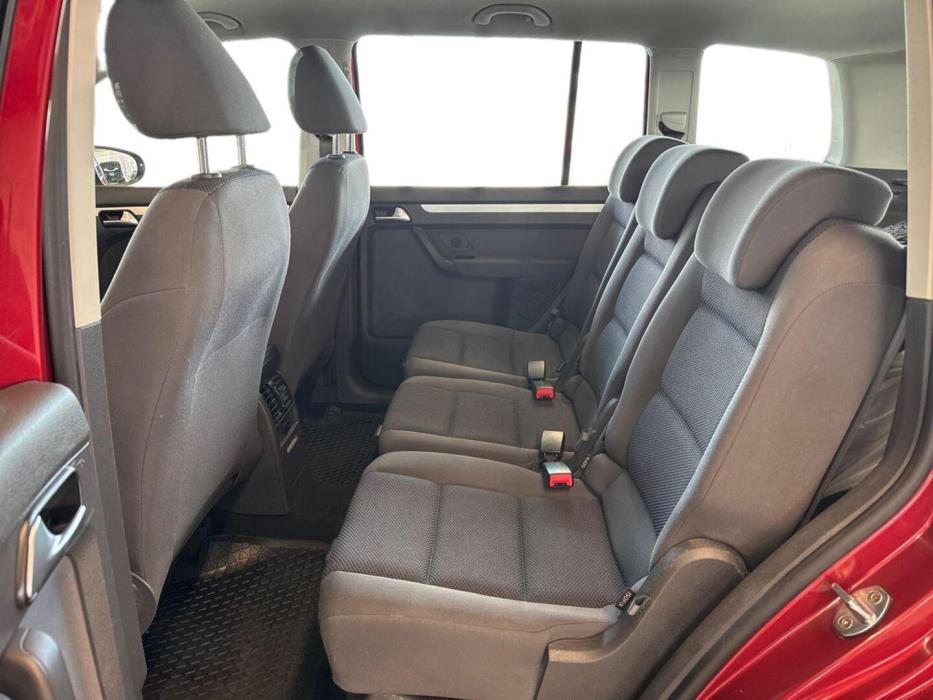 VOLKSWAGEN Touran 2014