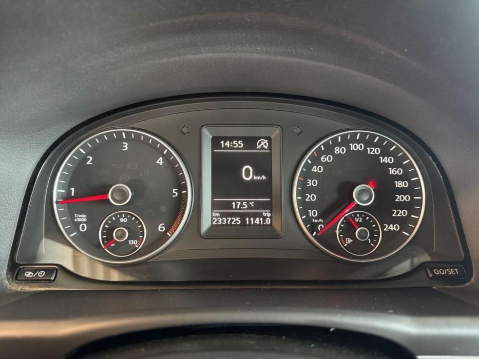 VOLKSWAGEN Touran 2014
