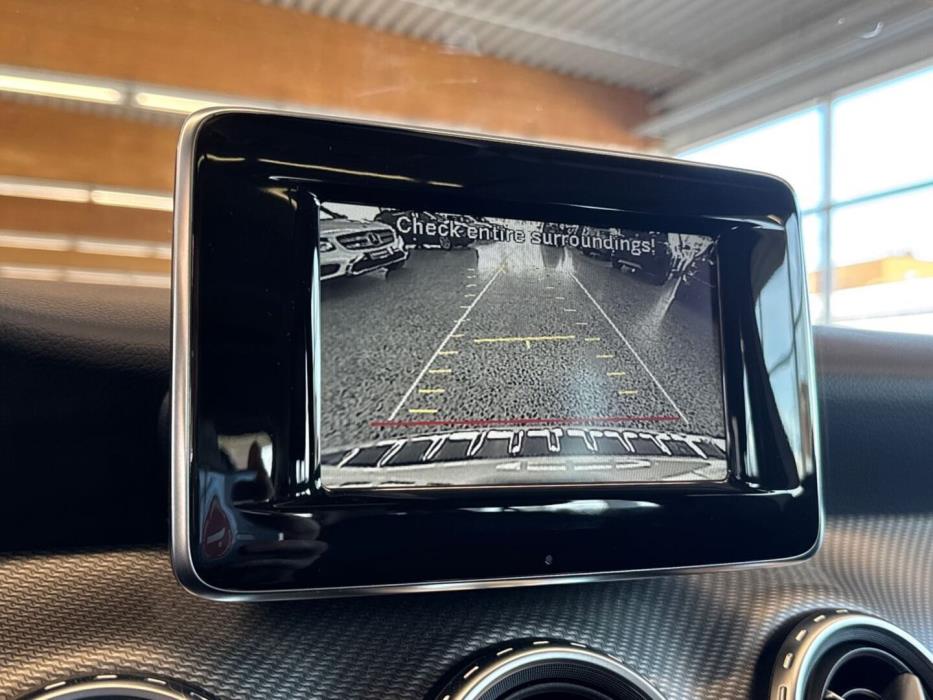 MERCEDES-BENZ GLA 2014