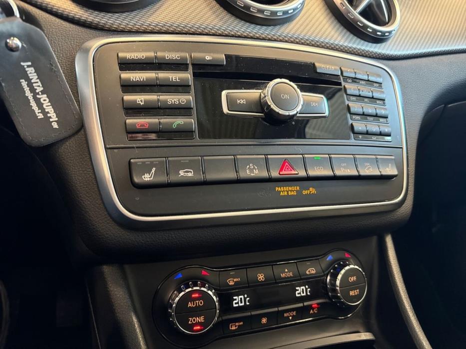 MERCEDES-BENZ GLA 2014