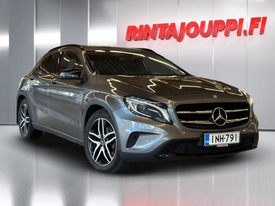 MERCEDES-BENZ GLA 2015