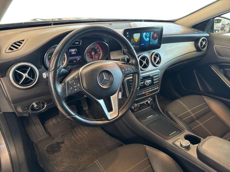 MERCEDES-BENZ GLA 2015