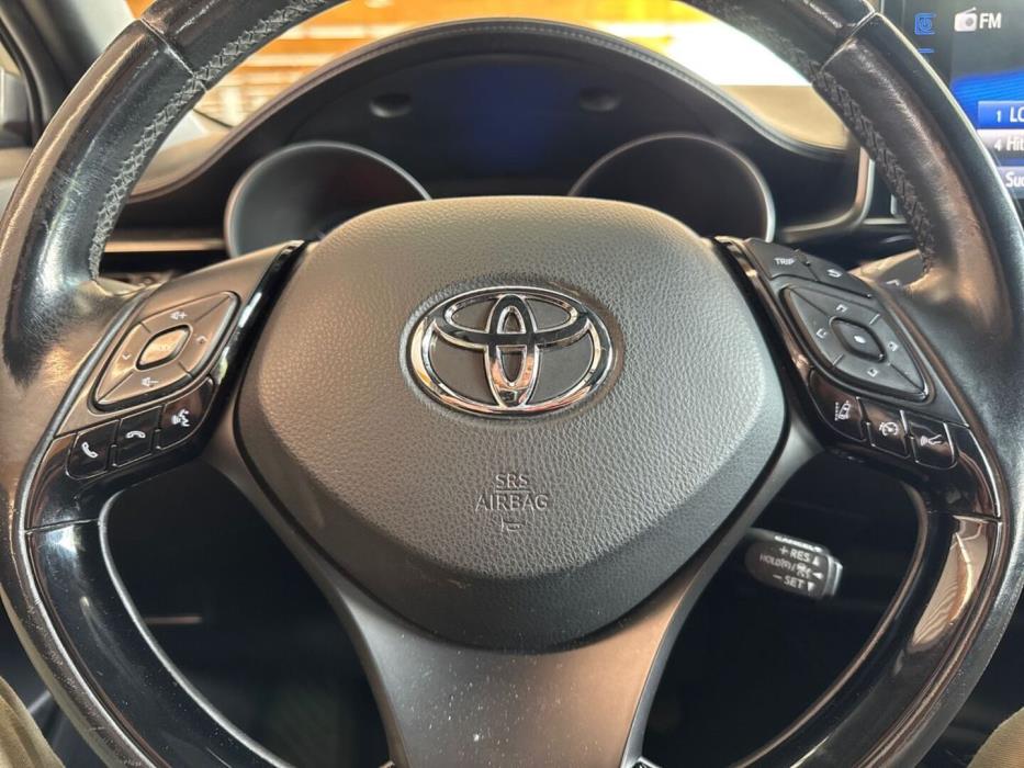 TOYOTA C-HR 2017