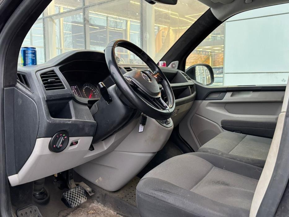 VOLKSWAGEN Transporter 2018