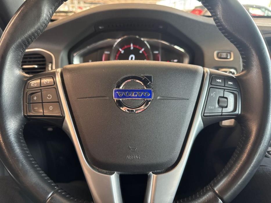 VOLVO V60 2016