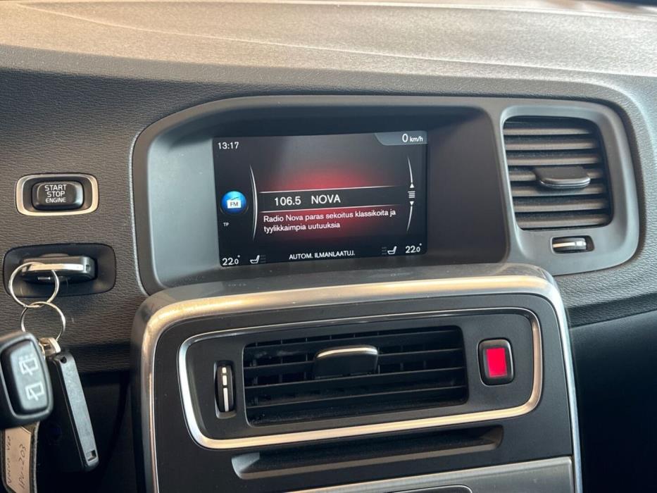 VOLVO V60 2016