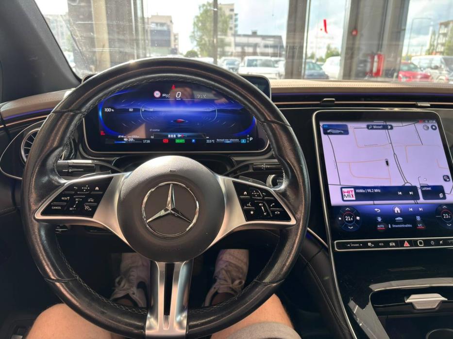 MERCEDES-BENZ EQE 2023
