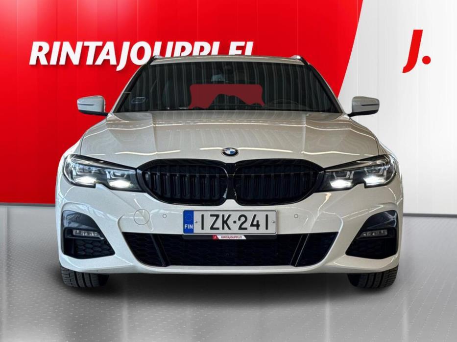 BMW 330 2021