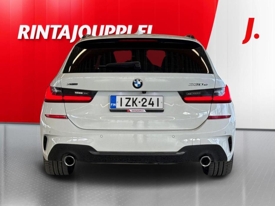 BMW 330 2021