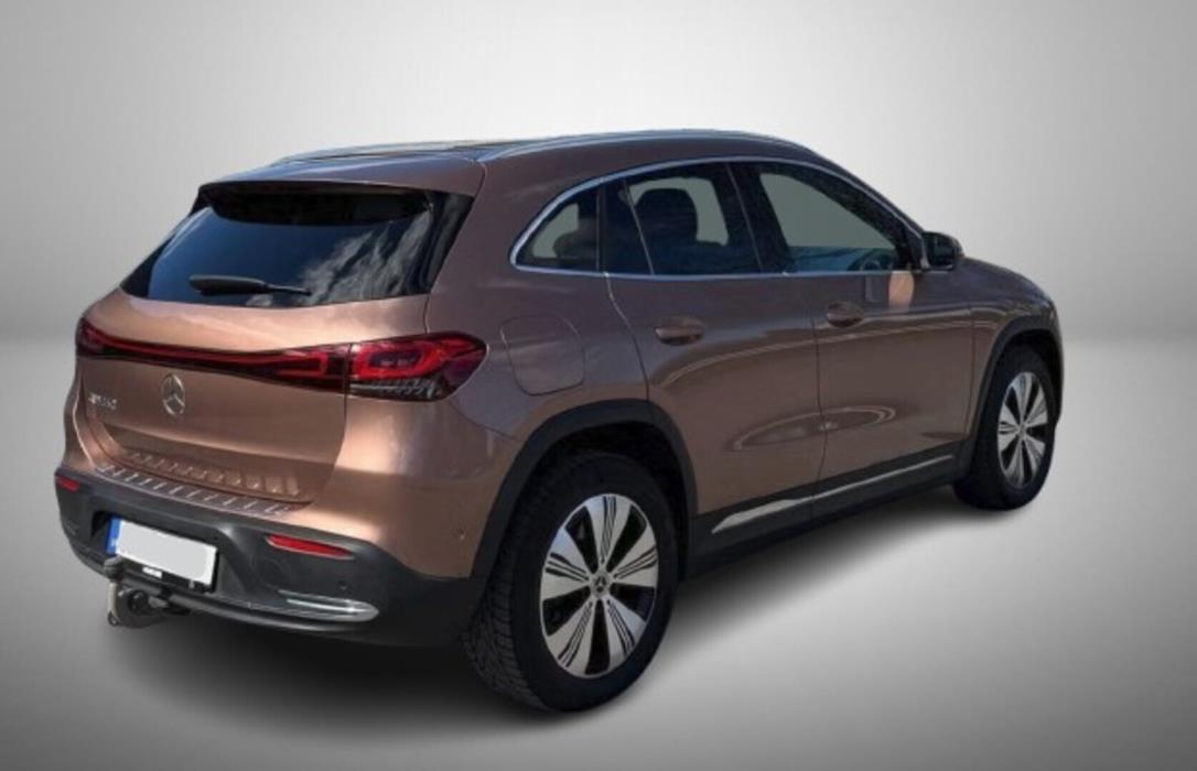 MERCEDES-BENZ EQA 2024