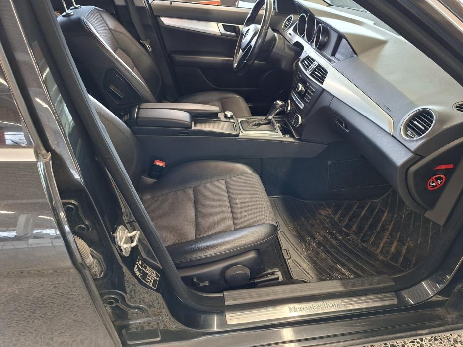 MERCEDES-BENZ C 2011