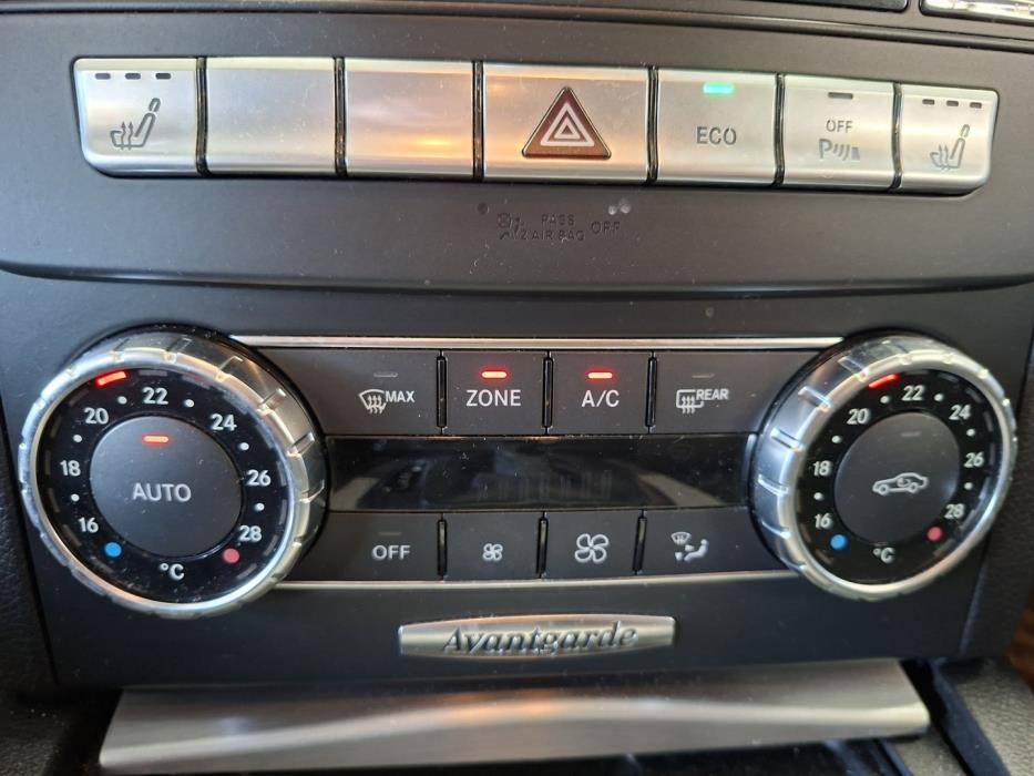 MERCEDES-BENZ C 2011