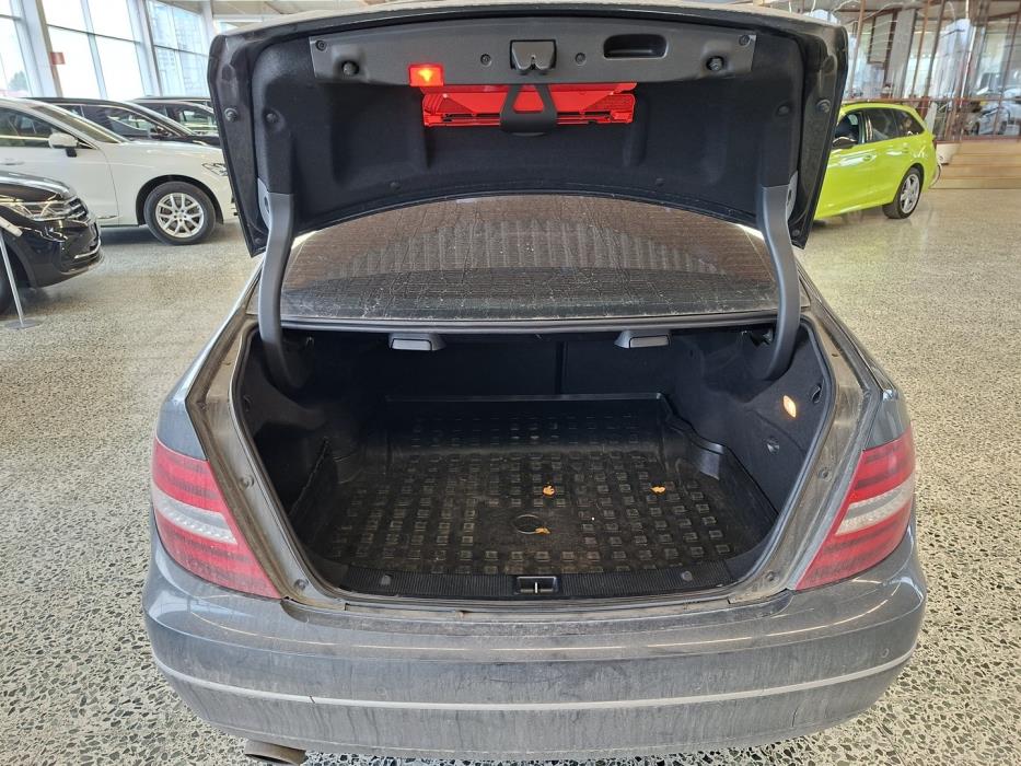 MERCEDES-BENZ C 2011