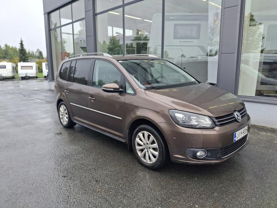 VOLKSWAGEN Touran 2013