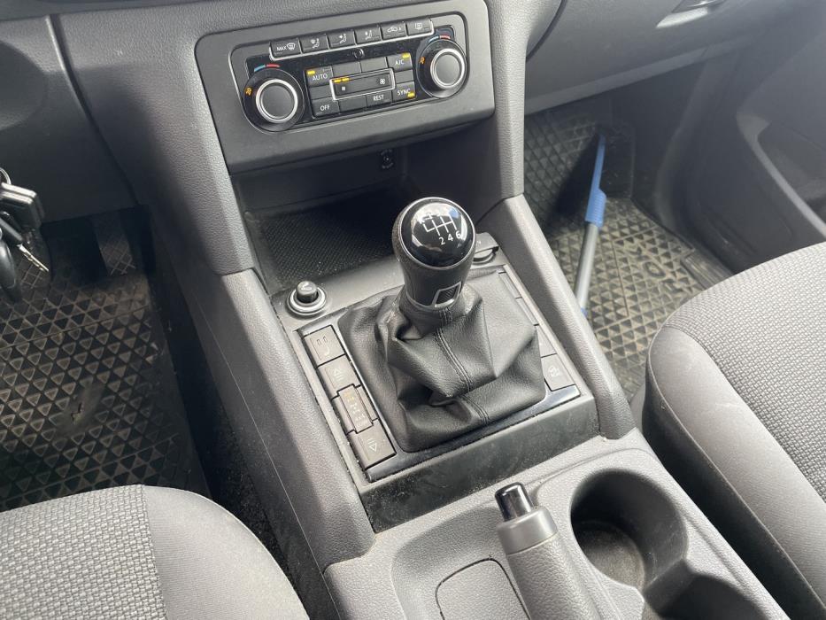 VOLKSWAGEN Amarok 2015