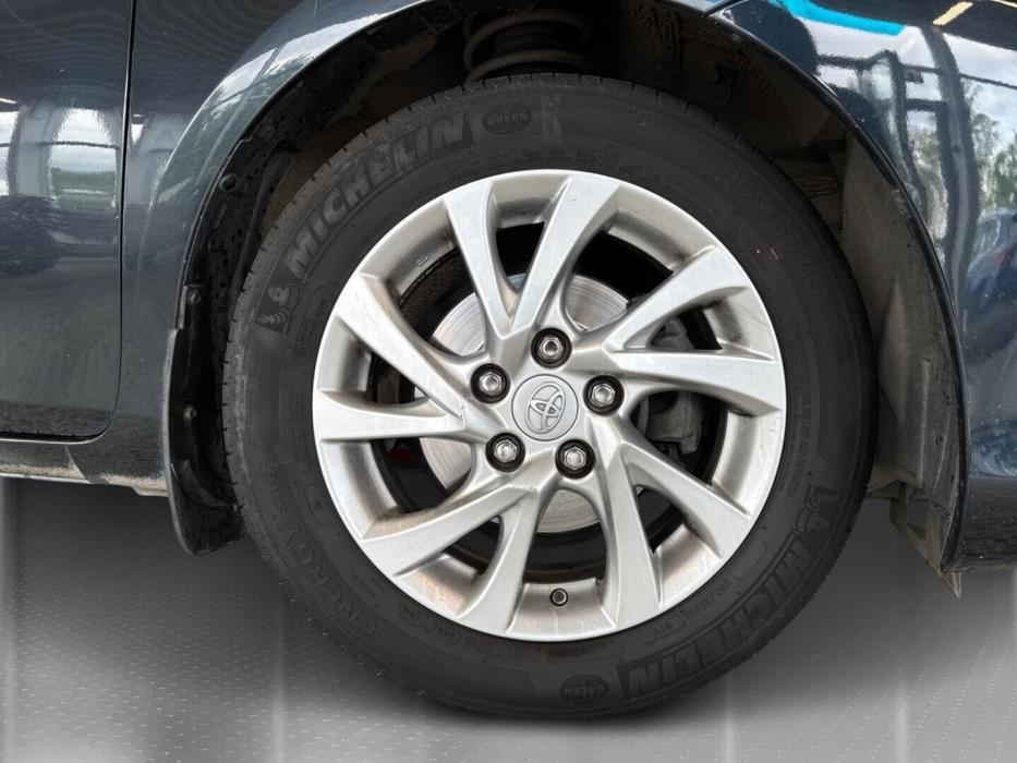 TOYOTA Auris 2017