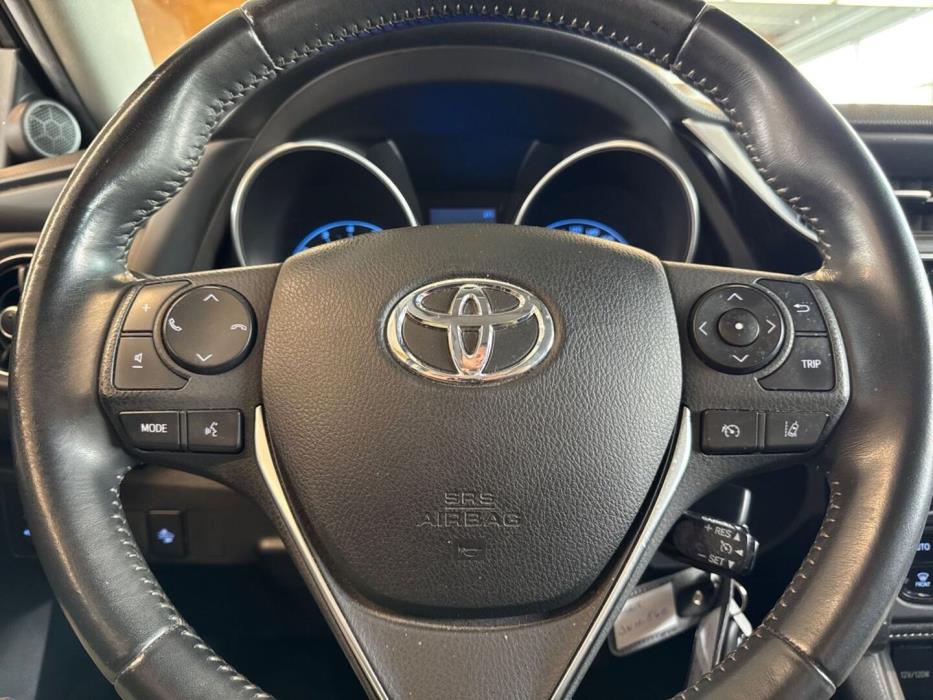 TOYOTA Auris 2017
