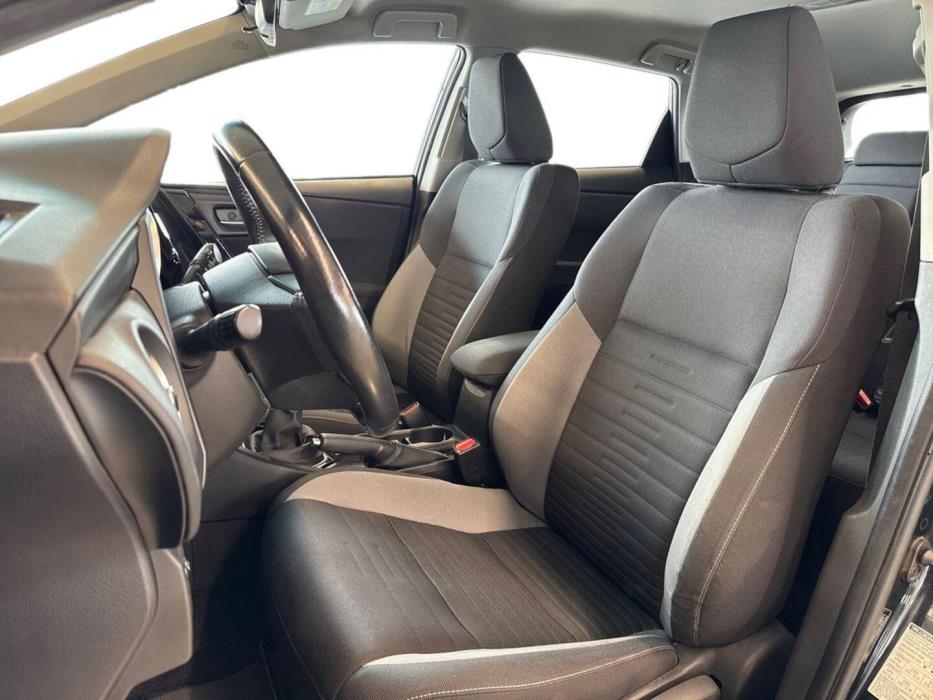 TOYOTA Auris 2017