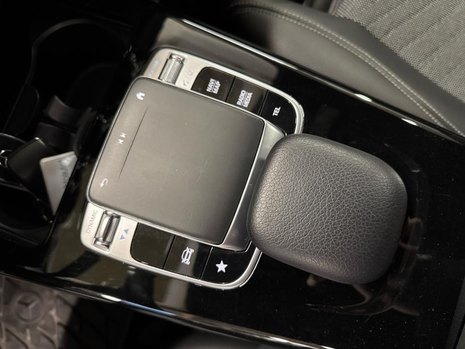 MERCEDES-BENZ A 2019