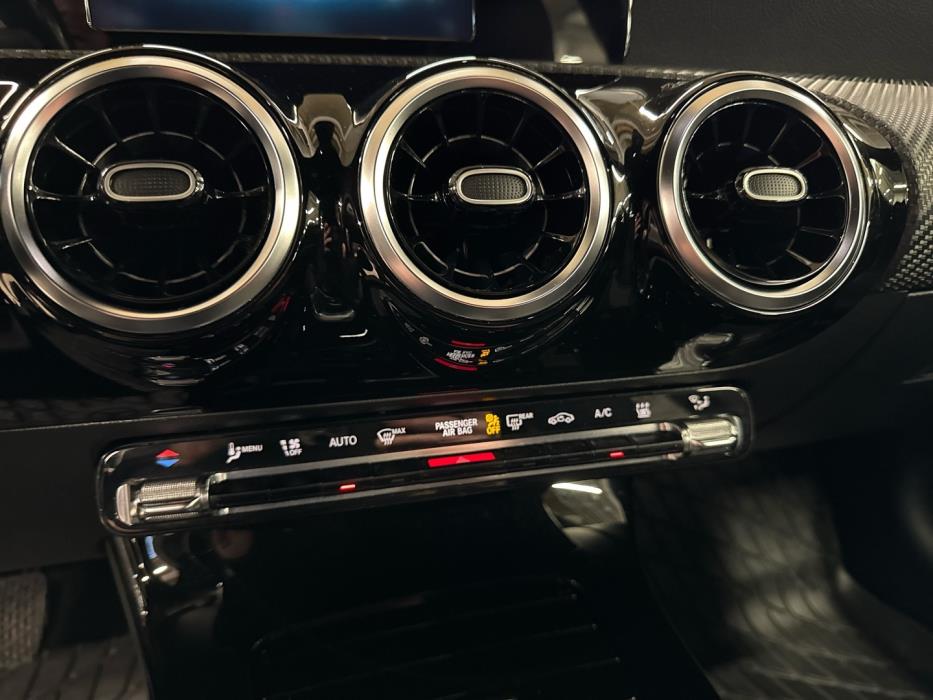 MERCEDES-BENZ A 2019