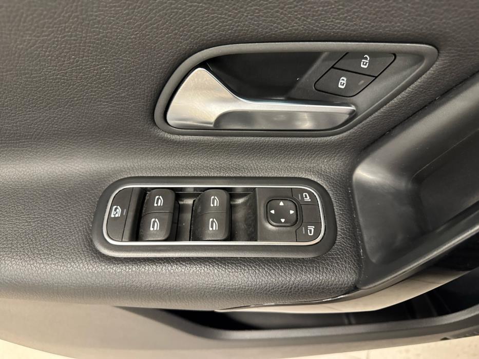 MERCEDES-BENZ A 2019