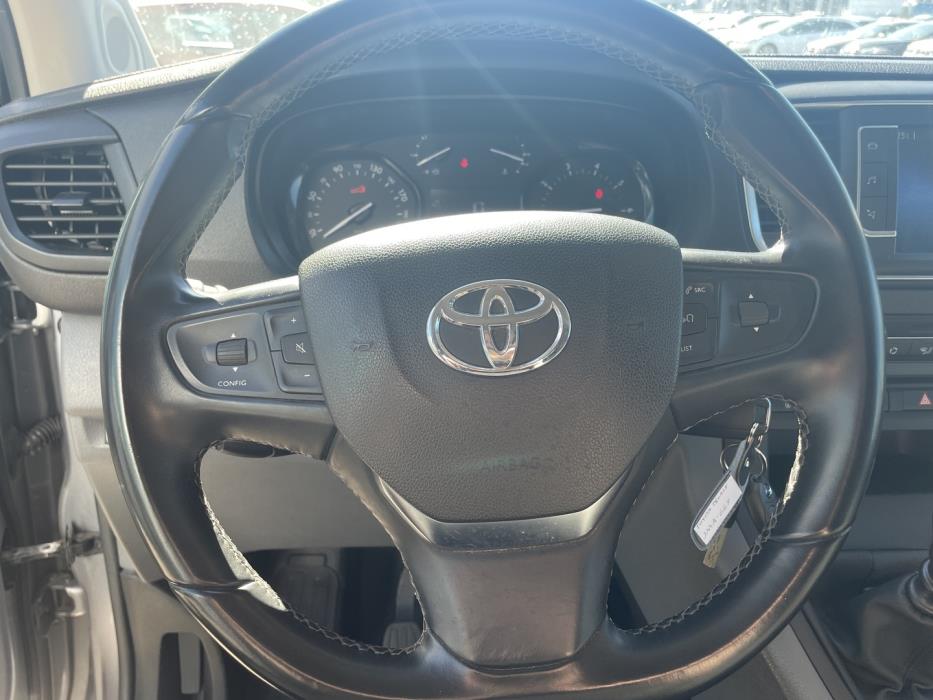 TOYOTA Proace 2021