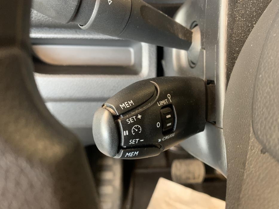 PEUGEOT e-Expert 2025