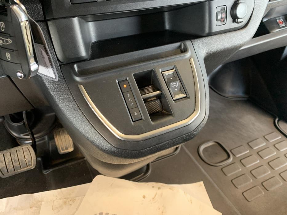 PEUGEOT e-Expert 2025