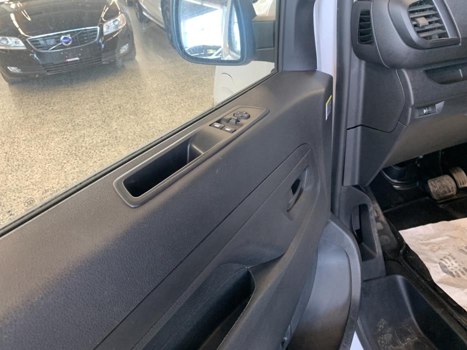 PEUGEOT e-Expert 2025