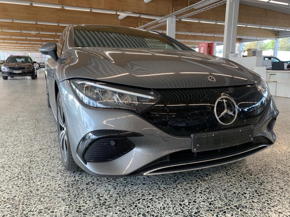 MERCEDES-BENZ EQE 2024