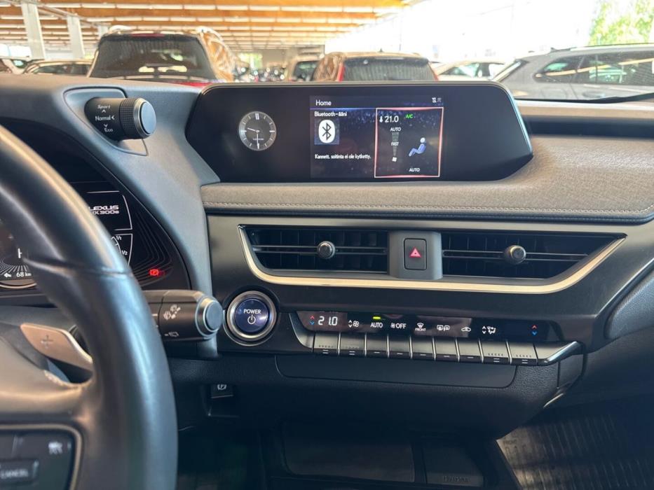 LEXUS UX 2021