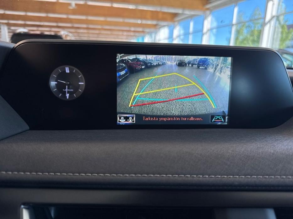 LEXUS UX 2021