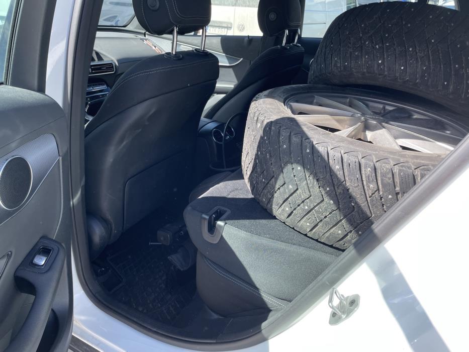 MERCEDES-BENZ EQC 2021