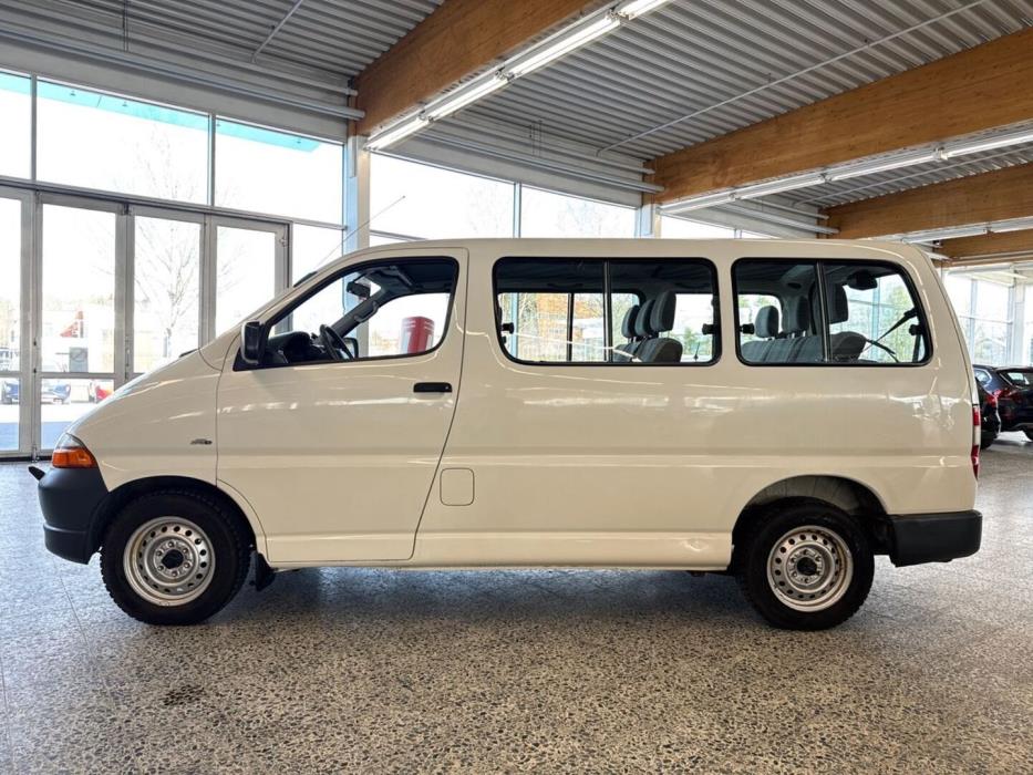 TOYOTA Hiace 2006