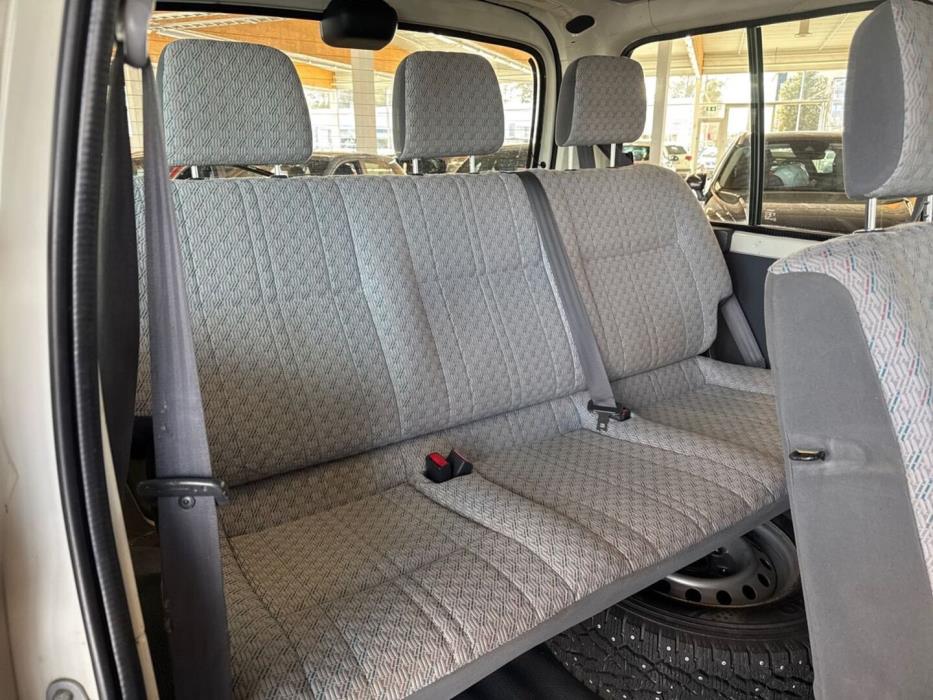 TOYOTA Hiace 2006