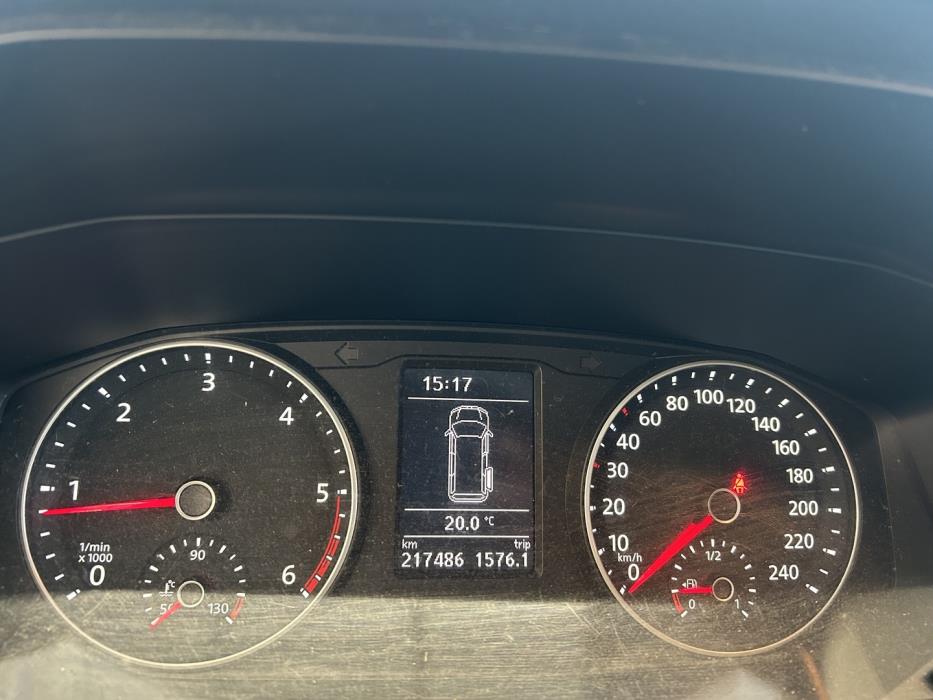 VOLKSWAGEN Caravelle 2016